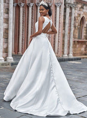 A Line Back Hole Wedding Dress With Pockets