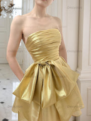 Dressystars A-Line Strpless Straight Bow Short Homecoming Dress