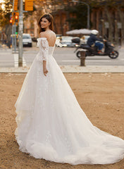 A Line Sweetheart Long Sleeves Sweep Train Lace/Tulle Wedding Dress With Lace