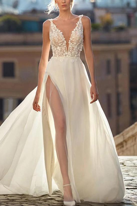 A Line V Neck Sleeveless Tulle Wedding Dress With Appliques Lace