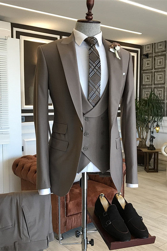 Ash Gray Three Piece Peaked Lapel Business Suit