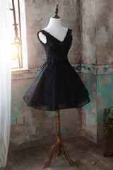 Black Homecoming Dress V Neck Tulle Lace Short Party Cocktail Dress