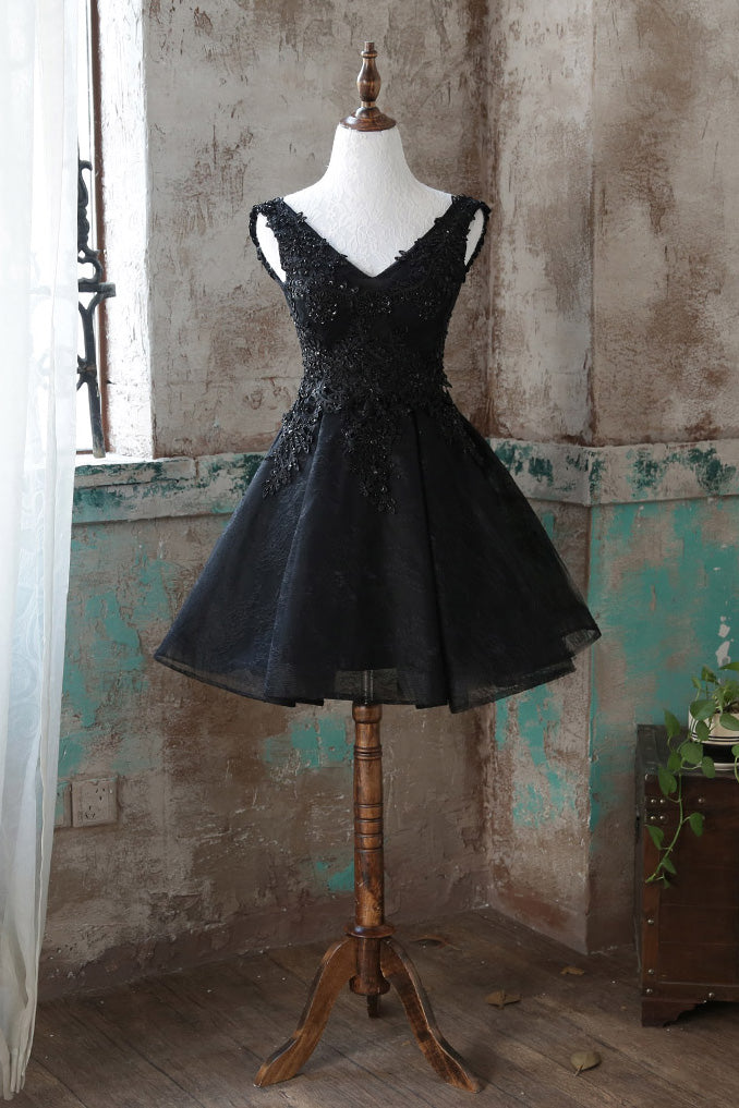 Black Homecoming Dress V Neck Tulle Lace Short Party Cocktail Dress