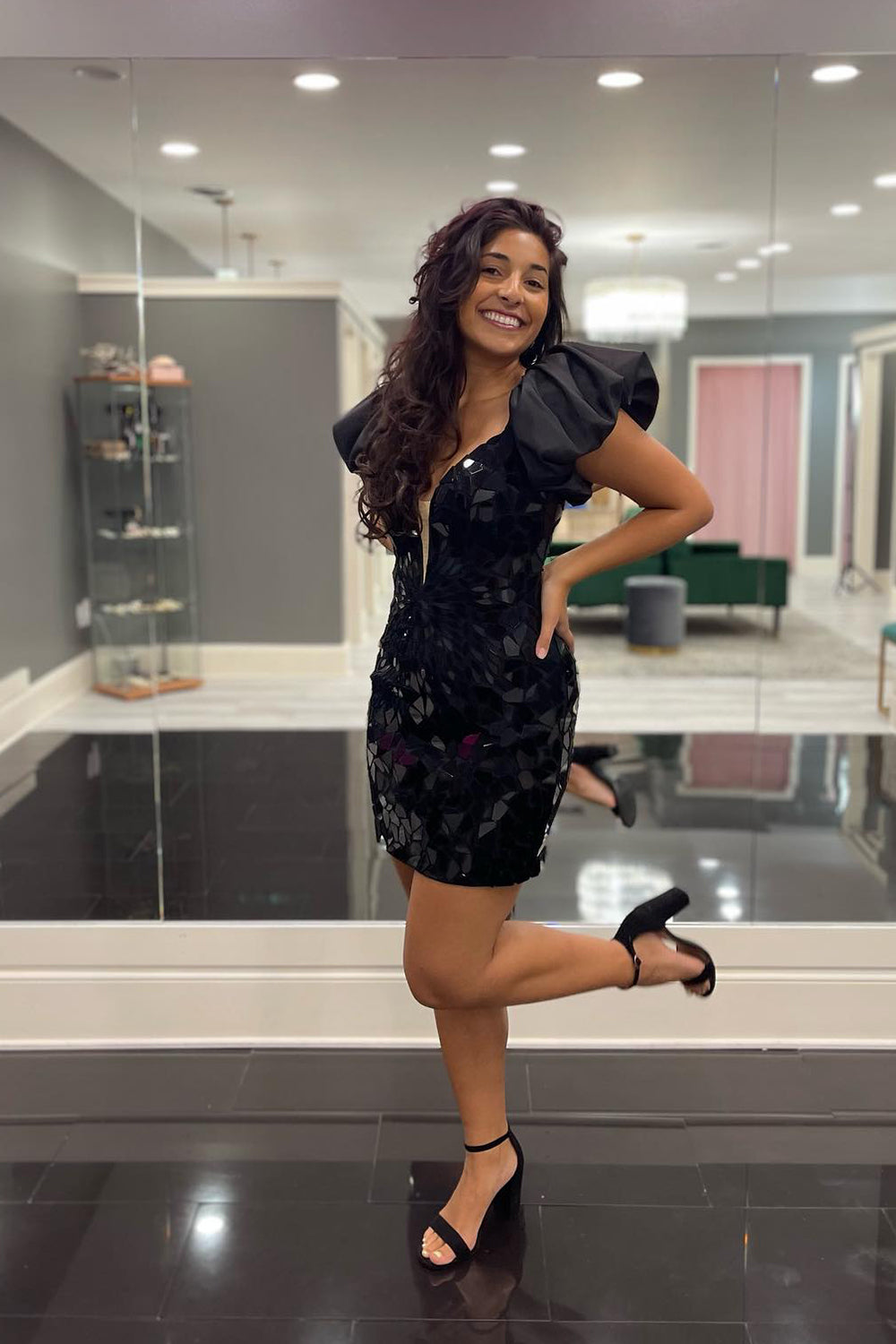 Black Homecoming Dresses Mirror Tight Short Cocktail Dresses With Puff Sleeves