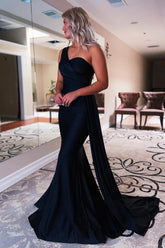 Black One Shoulder Mermaid Prom Dress with Panel Train