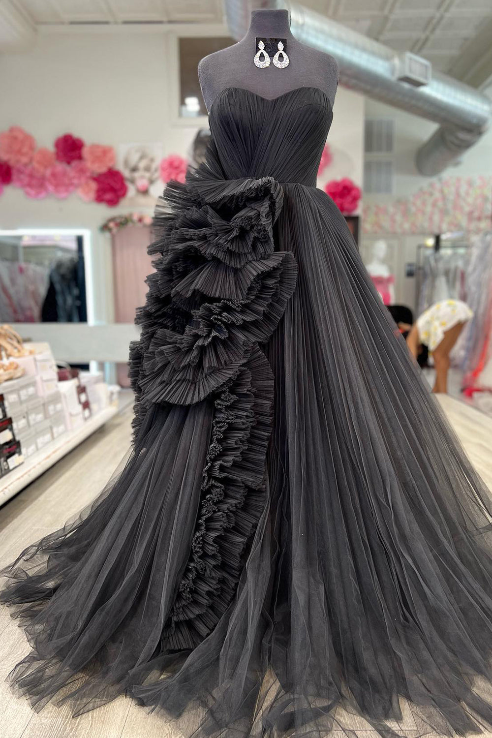Black Sweetheart Prom Dress A-Line Long Tulle Evening Dress with Ruffles