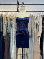 Dressystars Bodycon Scoop Neck Satin Short Homecoming Dress with Appliqeus