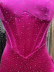Bodycon Sweetheart Satin Homecoming Dress with Beading