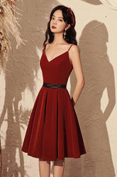 Burgundy Homecoming Dress Velvet V Neck Short Party Cocktail Dress