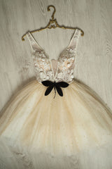 Champagne Homecoming Dress V Neck Tulle Beaded Short Party Cocktail Dress