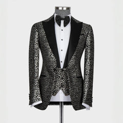 Charming Silver Jacquard Peaked Lapel 3 Piece Prom Suit