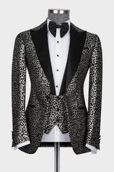 Charming Silver Jacquard Peaked Lapel 3 Piece Prom Suit