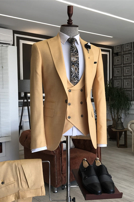 Chic Yellow Peaked Lapel 3 Piece Men's Prom Suit