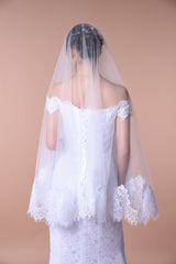 White Short Lace Wedding Veil