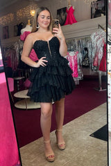Dressystars A-Line Black Homecoming Dress Strapless Short Prom Dress with Lace