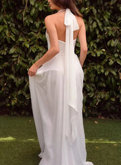 Dressystars A Line Halter Neck Sleeveless Sweep Train Chiffon Wedding Dress with Pockets