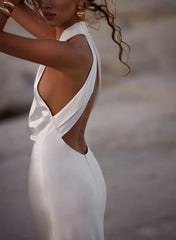 Dressystars A Line Halter Neck Sleeveless Sweep Train Silk Like Satin Wedding Dress