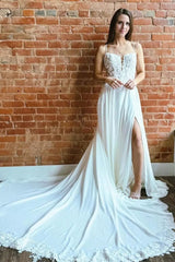 Dressystars A Line Lace Spaghetti Straps Sleeveless White Wedding Dress Bridal Gown With Split Train