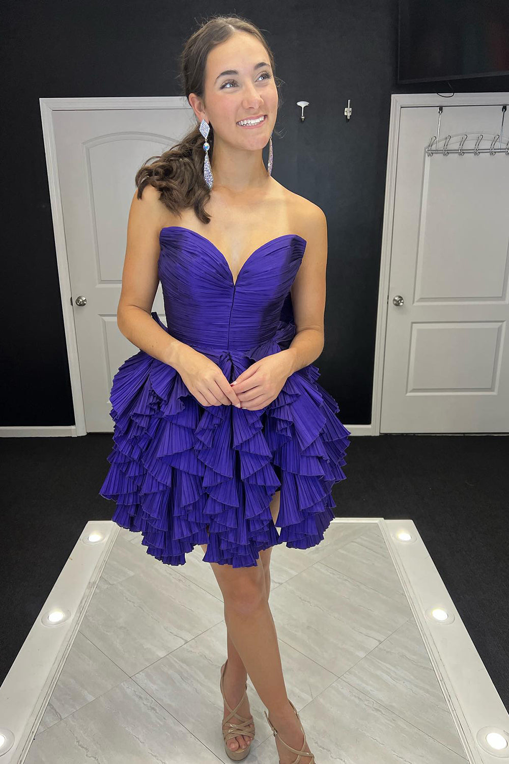 Dressystars A-Line Royal Blue Homecoming Dress Sweetheart Short Prom Dress with Ruffles