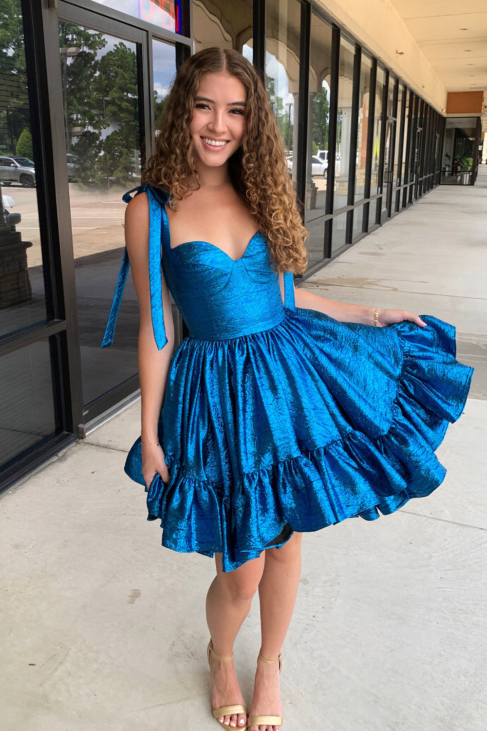 Dressystars A Line Spaghetti Straps Blue Homecoming Dress Tiered Short Prom Dress with Bows