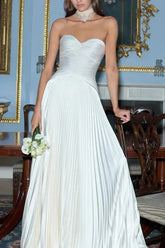 Dressystars A Line Sweetheart Sleeveless Sweep Train Silk Like Satin Wedding Dress with Pleats