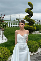 Dressystars A Line Wedding Dress Sweetheart Sleeveless Satin White Bridal Gown with Panel Train