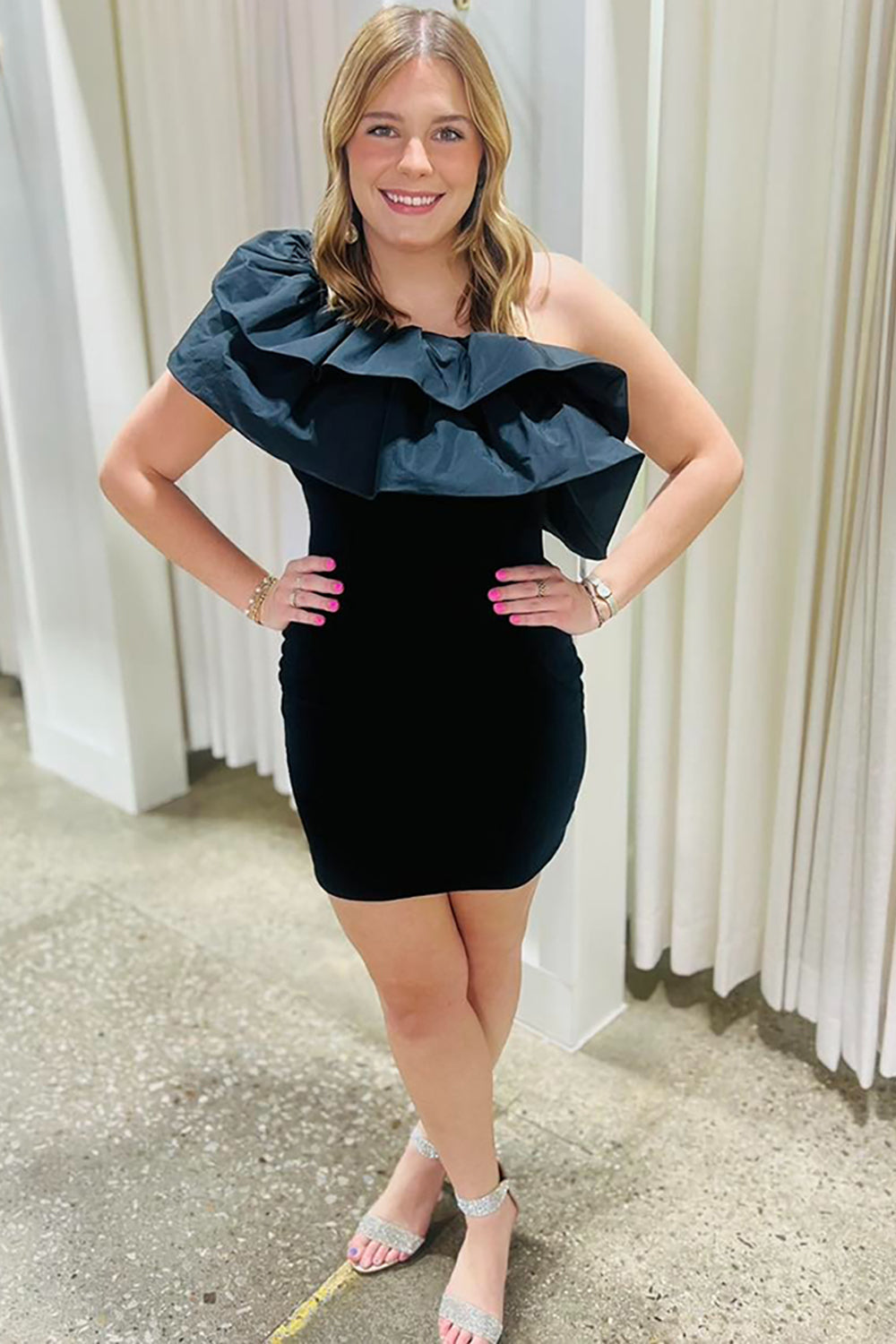 Dressystars Black One Shoulder Short Tight Homecoming Dresses Cocktail Dresses With Ruffles