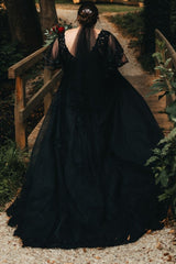Dressystars Black Plus Size Wedding Dress Short Sleeve A Line V Neck Bridal Gown with Lace Appliques