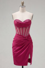 Dressystars Burgundy Strapless Beaded Ruched Corset Tight Short Homecoming Dress
