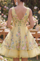 Dressystars Butter Yellow Floral V-Neck A-Line Short Homecoming Dress with Ruffles