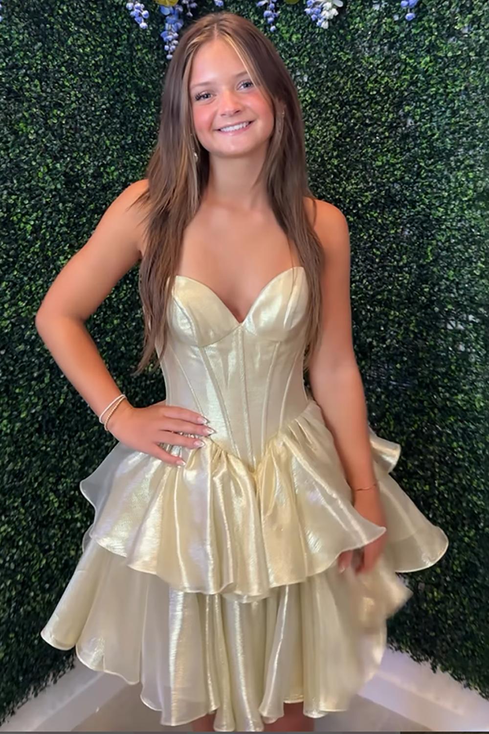 Dressystars Gold Organza Homecoming Dresses Tiered Ruffled Short Corset Cocktail Dresses