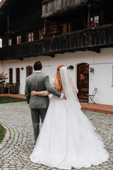 Dressystars Long Sleeve Plus Size Wedding Dress V Neck A Line Bridal Gown with Lace