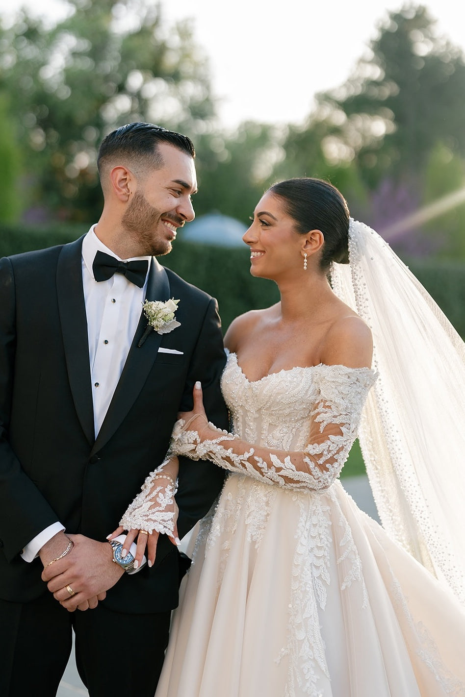 Dressystars Long Sleeve Wedding Dress Off the Shoulder Beaded Lace Appliques Bridal Gown