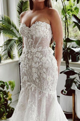 Dressystars Mermaid Wedding Dress Strapless Lace Sequined Bridal Gown With Train