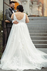 Dressystars Plus Size Beach Wedding Dress V Neck A Line Tulle Bridal Gown with Lace Appliques