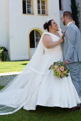 Dressystars Plus Size Wedding Dresses V Neck A Line Satin Bridal Gowns