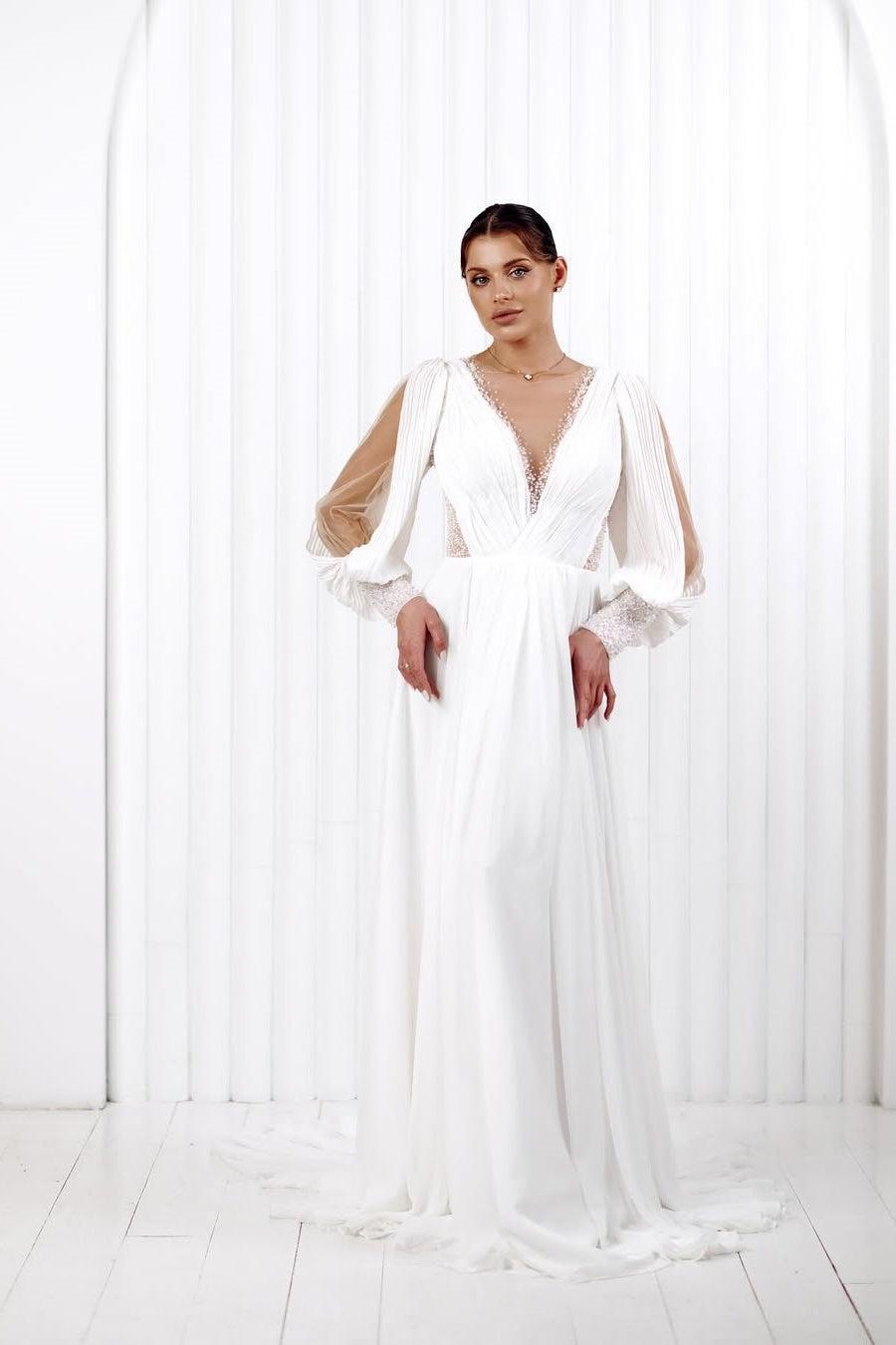 Dressystars Simple Long Sleeve Beach Wedding Dress Chiffon A Line Boho Bridal Gown