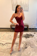 Dressystars Strapless Burgundy Homecoming Dress Satin Corset Tight Short Prom Dress