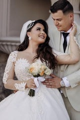 Dressystars Sweetheart Lace Wedding Dress Ball Gown Satin Bridal Gown With Appliques