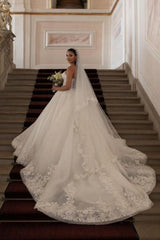 Dressystars Wedding Dress A Line White Strapless Bridal Gown With Lace