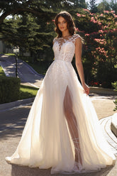 Dressystars White Wedding Dress A Line Crew Sleeveless Lace Sweep Train Tulle Bridal Gown With Slit