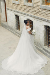 Dressystars White Wedding Dress A Line Strapless Off The Shoulder Sleeveless Chiffon Bridal Gown With Ruffles