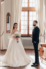 Dressystars White Wedding Dress A Line Strapless Sleeveless Sweep Train Satin Bridal Gown