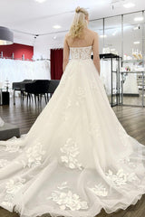 Dressystars White Wedding Dress A Line Sweetheart Sleeveless Embroidery Sweep Train Backless Tulle Bridal Gown