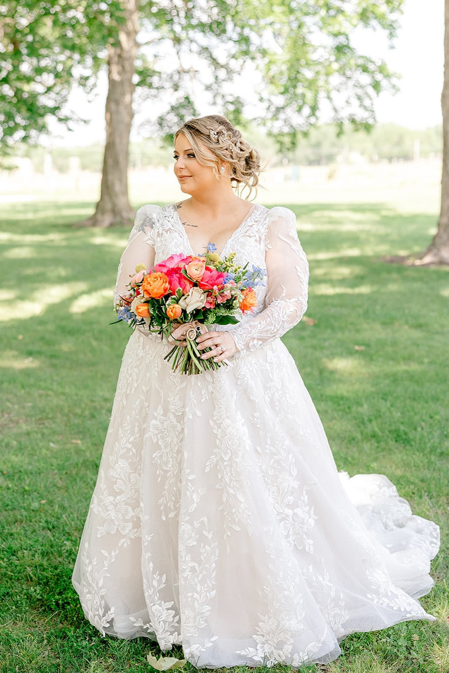 Dressystars White Wedding Dress A Line V Neck Sleeves Lace Chapel Train Bridal Gown With Appliques
