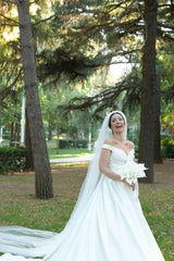 Dressystars White Wedding Dress Ball Gown Strapless Off The Shoulder Sleeveless Beaded Sweep Train Satin Bridal Gown