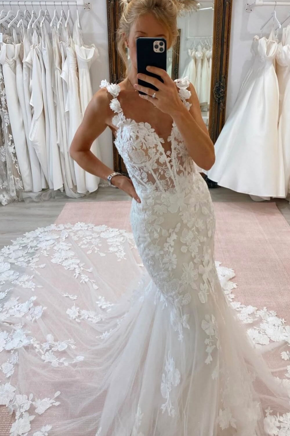 Dressystars White Wedding Dress Lace Mermaid V Neck Spaghetti Strap Sequined Cathedral Train Tulle Bridal Gown With Appliques