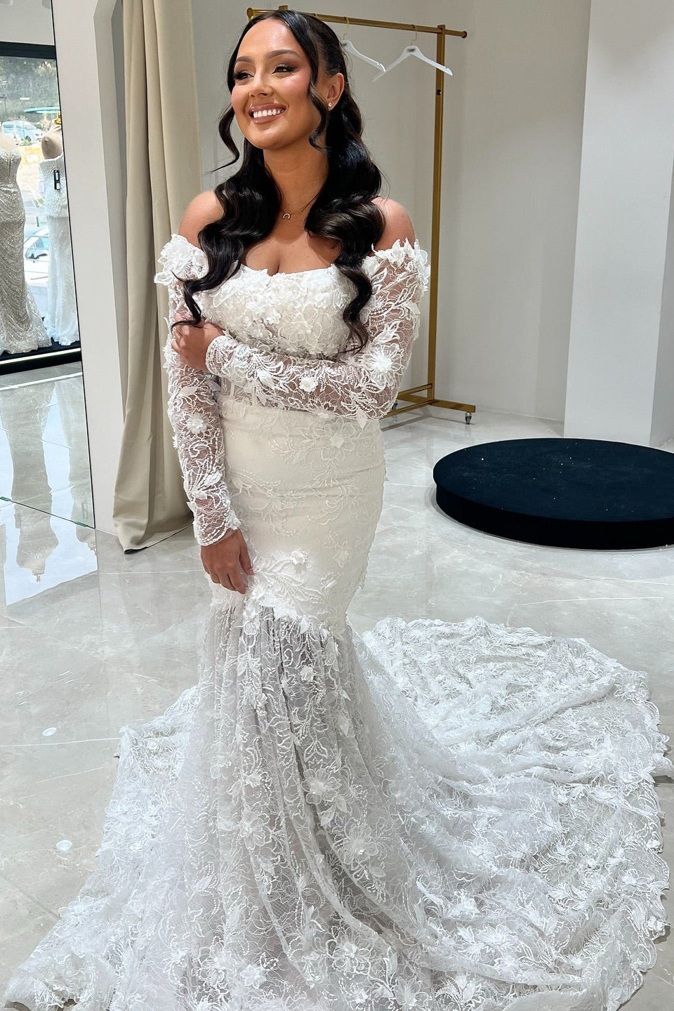 Dressystars White Wedding Dress Mermaid Lace Off The Shoulder Beaded Chapel Train Bridal Gown With Appliques