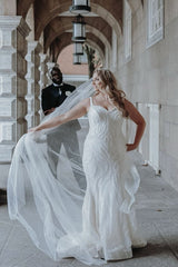 Dressystars White Wedding Dress Mermaid Sweetheart Spaghetti Straps Sleeveless Beaded Sequined Bridal Gown
