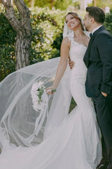 Dressystars White Wedding Dress Mermaid V Neck Sleeveless Beaded Sweep Train Tulle Bridal Gown With Appliques